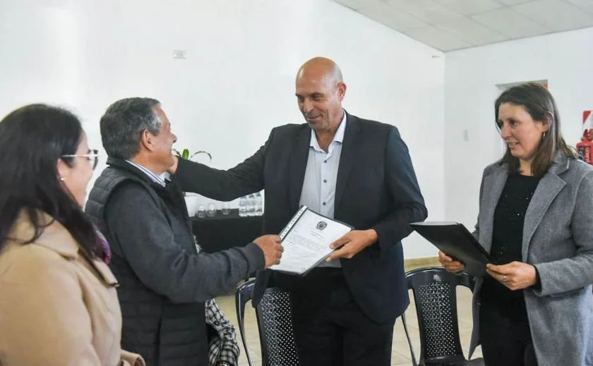 coloniaavellanedaconvenioagosto01