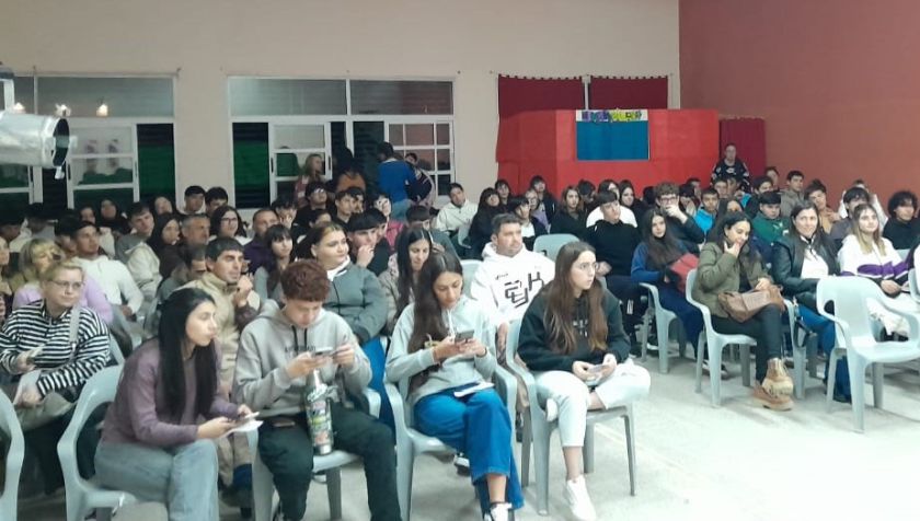 escuelauni gchu