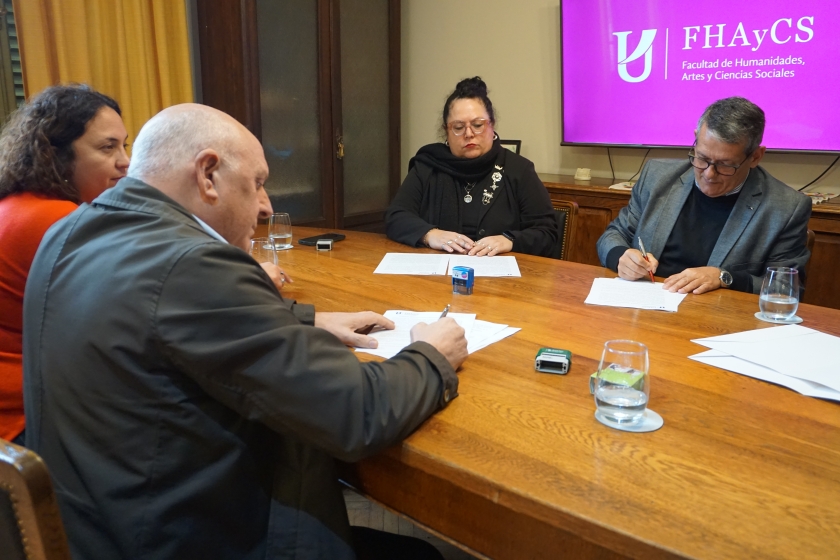 Se firmó un convenio para capacitar a cuidadores de personas mayores en Crespo