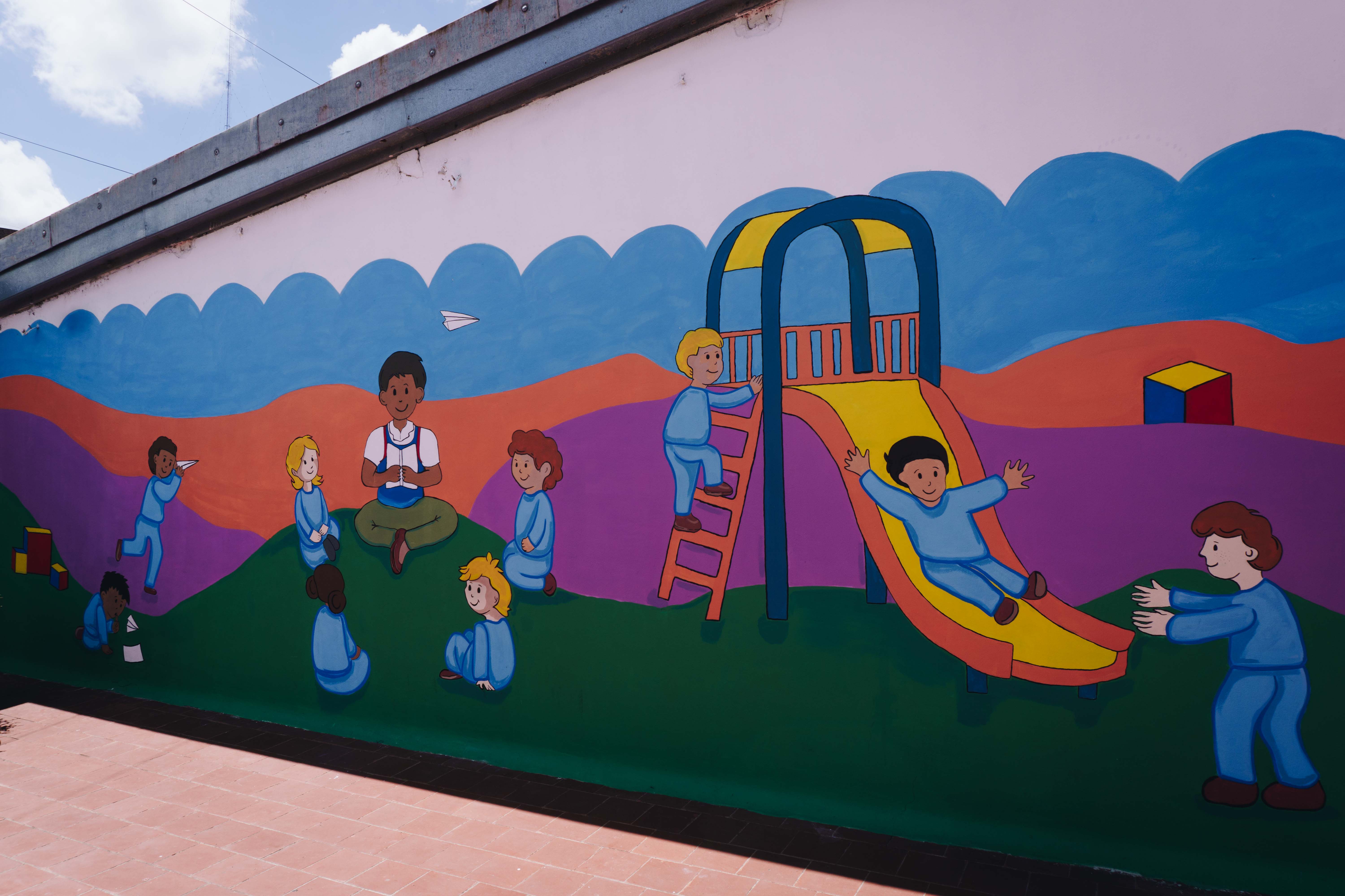 El Jardín de la Escuela Normal de Paraná inauguró un mural colectivo por los 142 años de su fundación