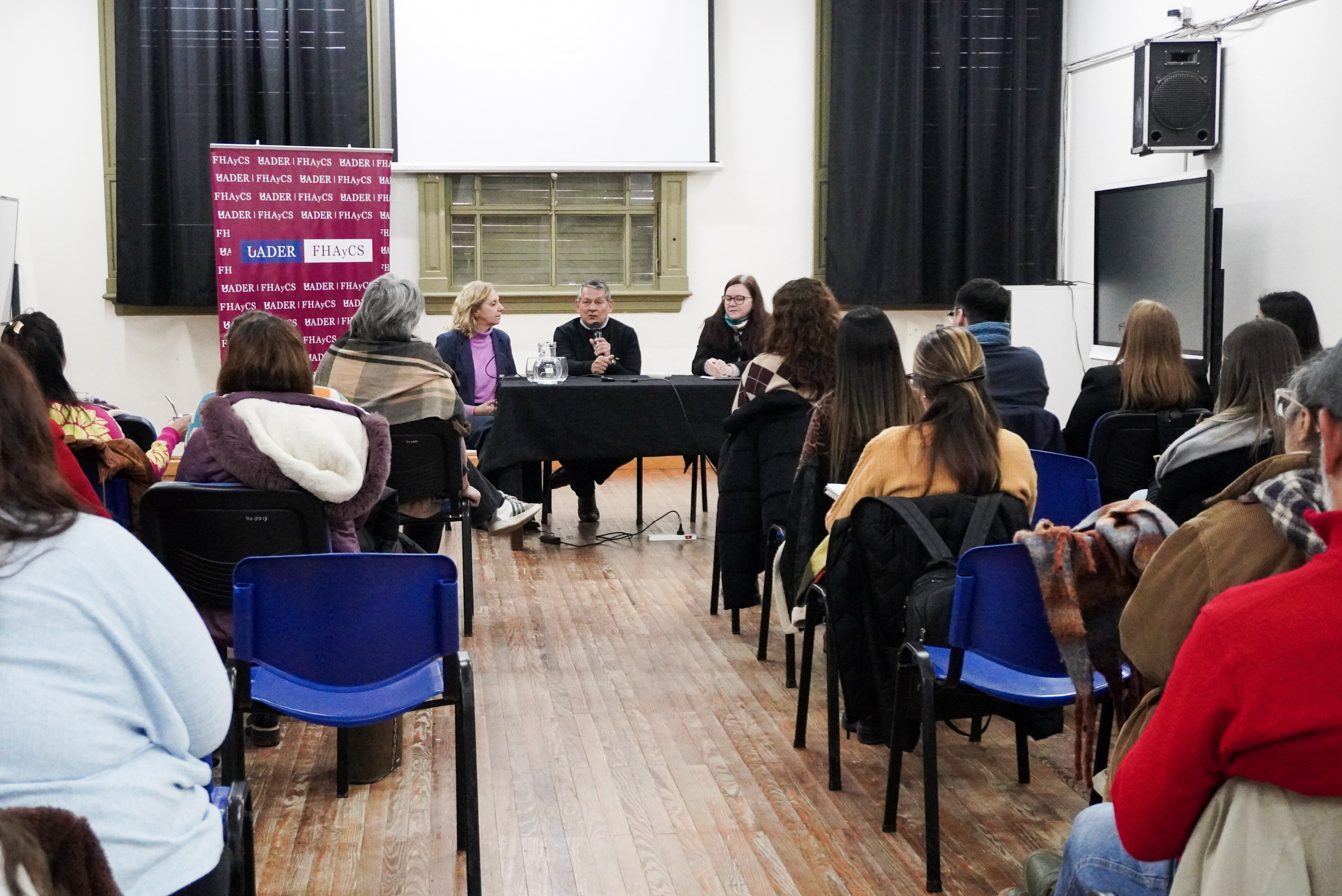 Comenzó un seminario de posgrado para fortalecer la enseñanza de la Lengua en el nivel secundario