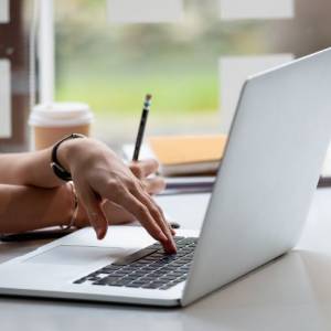 Curso de Formación en Dirección de Tesinas y Trabajos Finales en carreras artísticas 