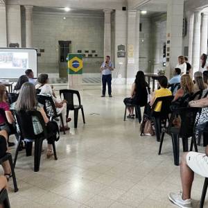 El Profesorado en Portugués de la FHAyCS cumplió 30 años y lo celebró con un brindis