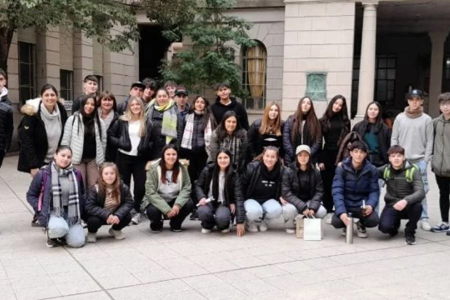 La FHAyCS invita a escuelas secundarias a conocer su Sede Paraná