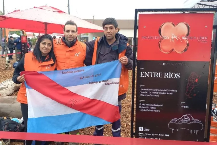 Estudiantes de Artes Visuales en la Bienal Internacional de Escultura 