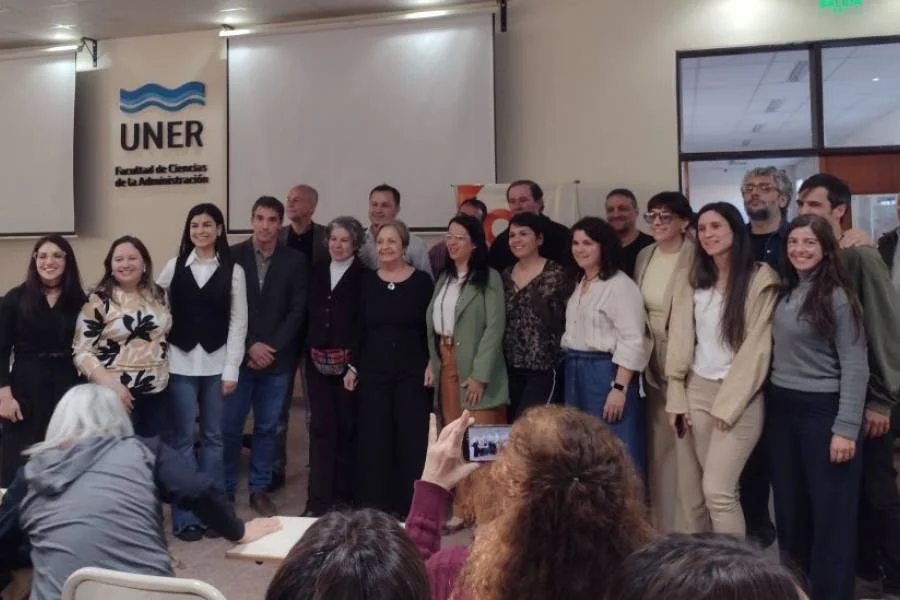 Más de 500 personas acompañaron la charla de la Dra. Alicia Stolkiner