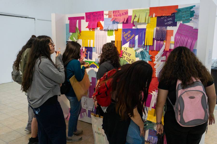 «Un rastro y otra forma de sentir»: estudiantes de Artes Visuales presentan una muestra de producción escultórica